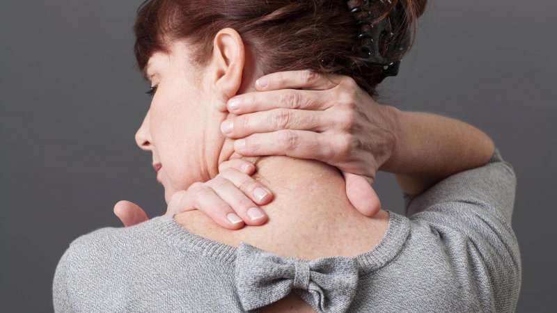 علل و علائم گرفتگی یا اسپاسم گردن | متخصص طب فیزیکی و توانبخشی اصفهان